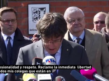 Puigdemont agradece "el apoyo y la solidaridad" recibidos al salir de la prisión alemana de Neumünster