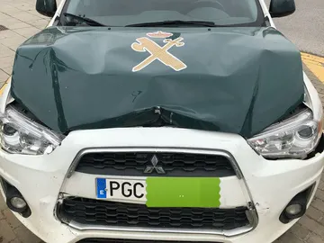 Vehículo de la Guardia Civil embestido Vehículo de la Guardia Civil embestido