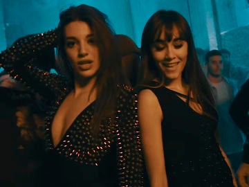 Ana Guerra y Aitana en el videoclip de 'Lo Malo'