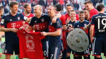 Los jugadores del Bayern celebran la Bundesliga