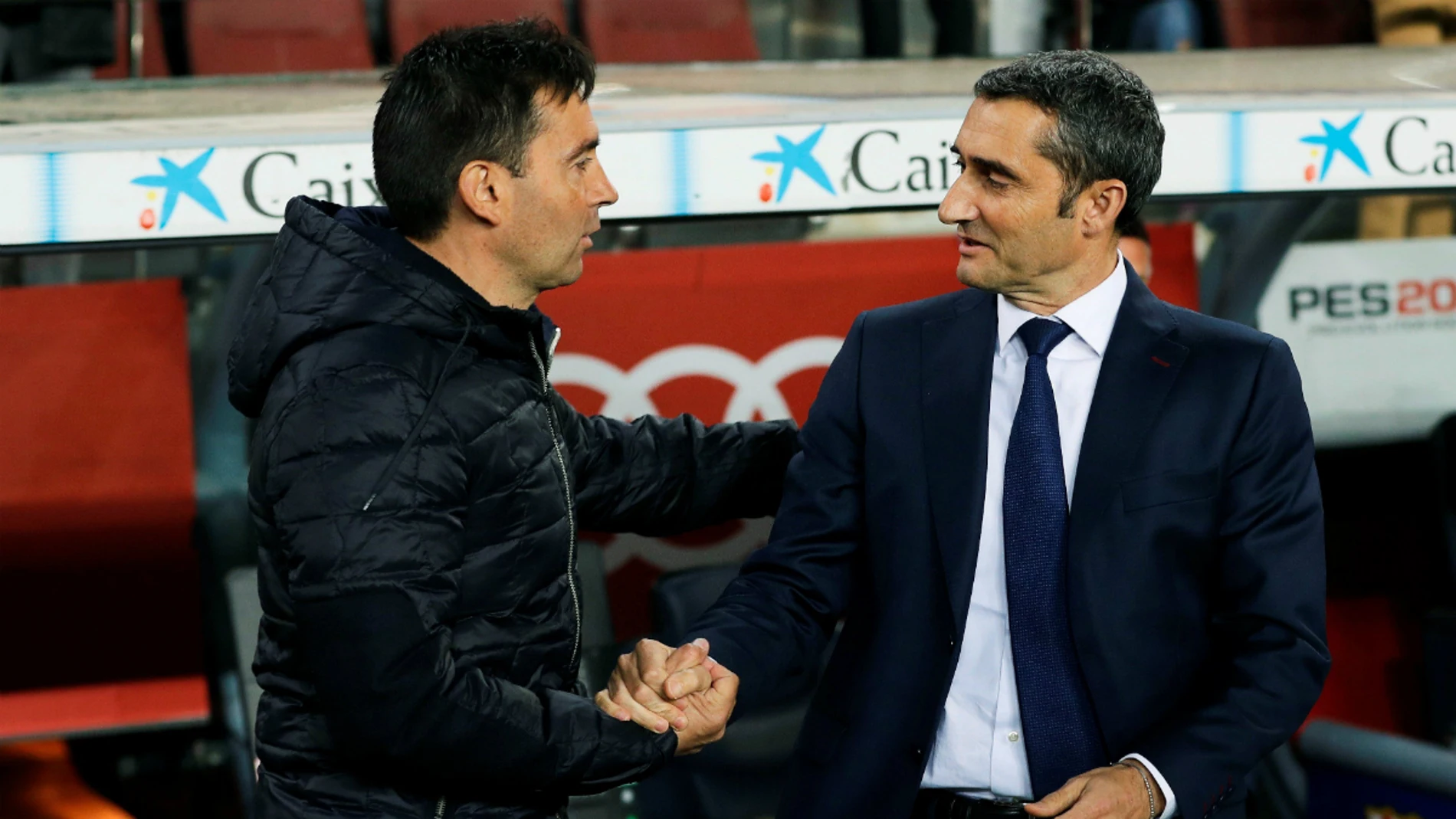 Valverde saluda a Garitano Valverde saluda a Garitano