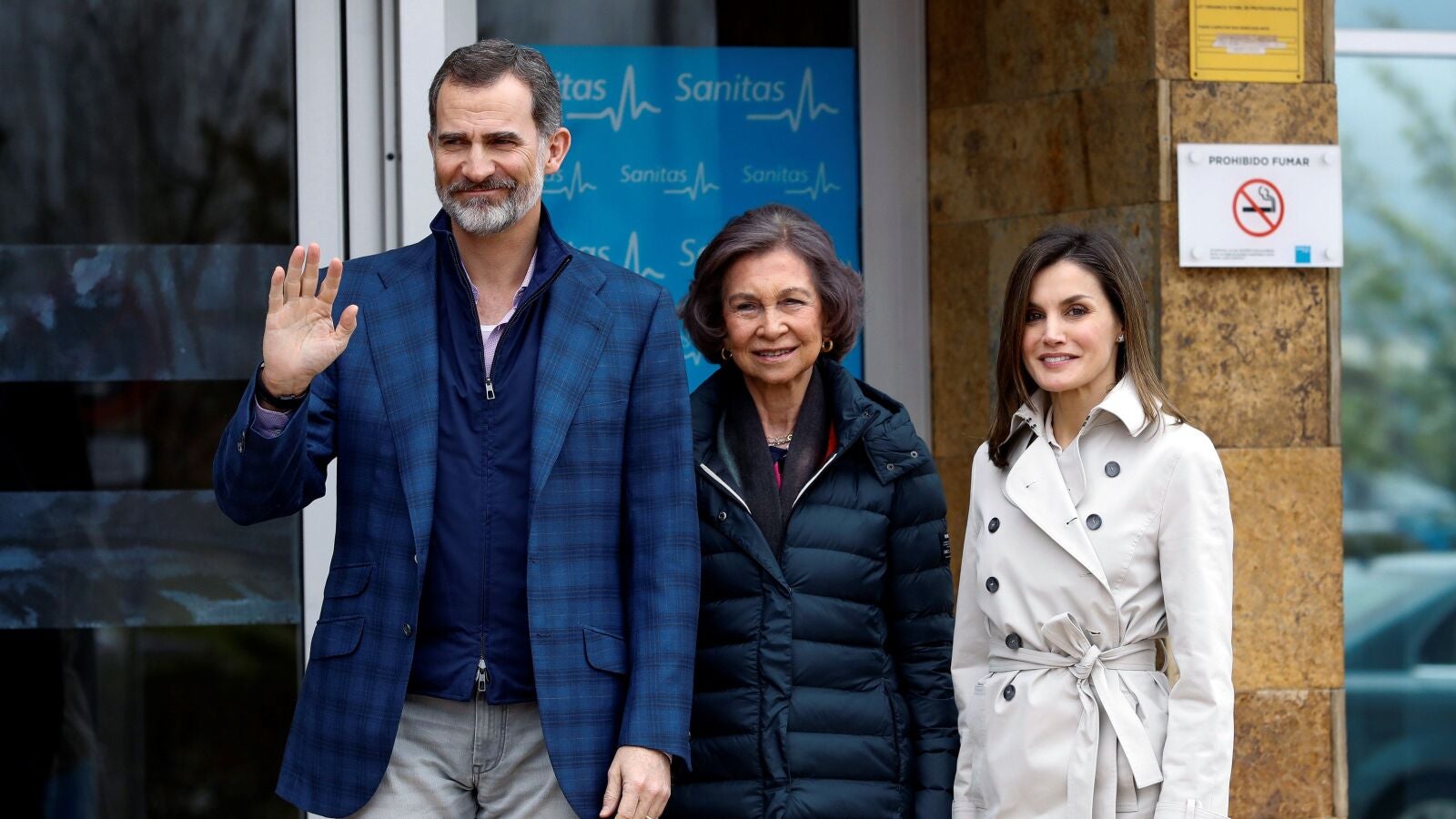Los Reyes y Doña Sofía llegan juntos al hospital para ver a Don Juan Carlos tras el sonado desencuentro entre las reinas 