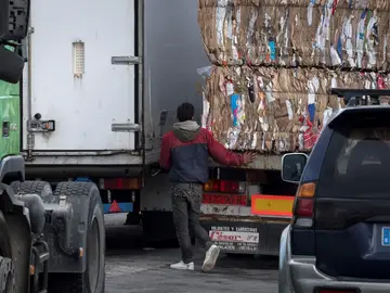 El adolescente marroquí que falleció en el puerto de Ceuta, momentos antes de ser atropellado por un camión El adolescente marroquí que falleció en el puerto de Ceuta, momentos antes de ser atropellado por un camión