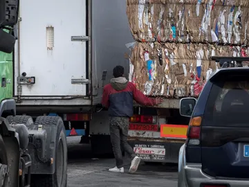 El adolescente marroquí que falleció en el puerto de Ceuta, momentos antes de ser atropellado por un camión El adolescente marroquí que falleció en el puerto de Ceuta, momentos antes de ser atropellado por un camión