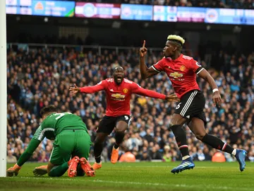 Pogba celebra uno de sus goles con el United en el derbi Pogba celebra uno de sus goles con el United en el derbi