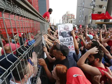 Simpatizantes del ex presidente brasileño Luiz Inácio Lula da Silva Simpatizantes del ex presidente brasileño Luiz Inácio Lula da Silva