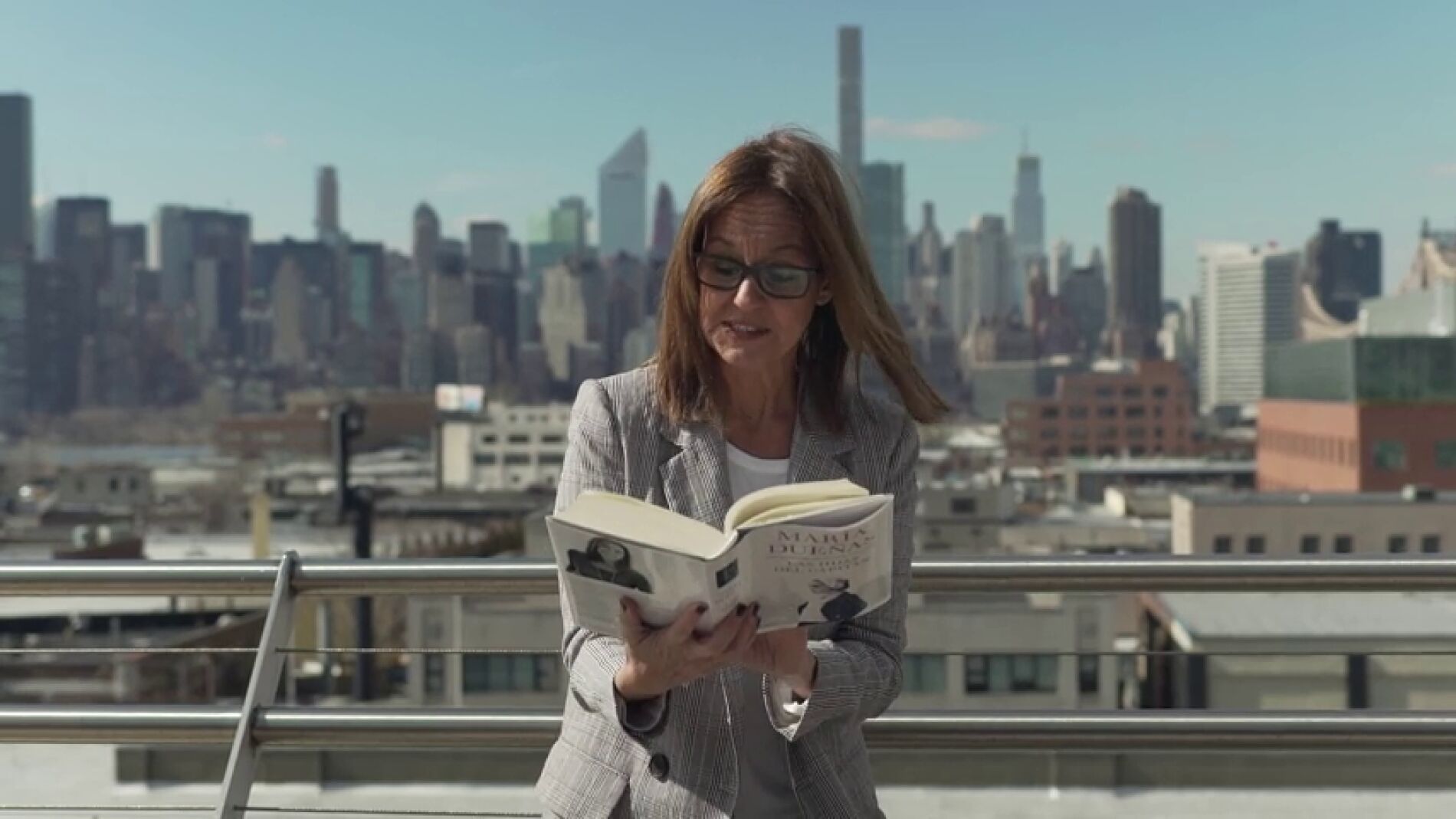 Mar&iacute;a Due&ntilde;as lee un fragmento de su nueva novela 'Las hijas del Capit&aacute;n'