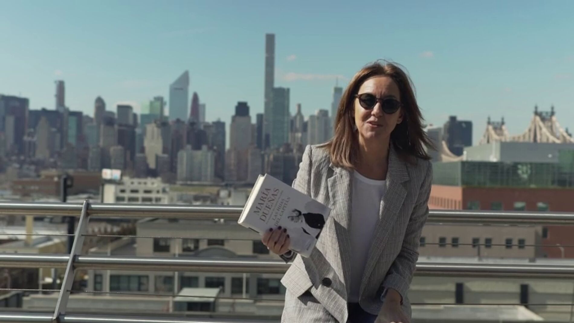 Mar&iacute;a Due&ntilde;as: "'Las hijas del capit&aacute;n' es un tributo a las mujeres valientes que luchan cuando los vientos soplan en contra"