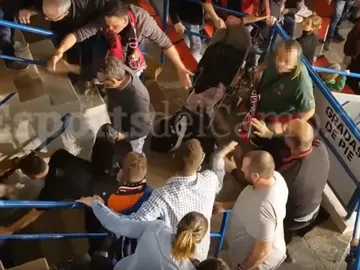 Brutal pelea entre seguidores del Reus Brutal pelea entre seguidores del Reus