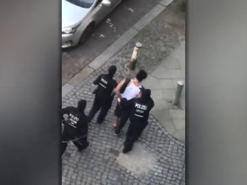 La policía evita un ataque con cuchillo durante el medio maratón de Berlín y detiene a cuatro personas