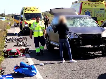 A la conductora que atropelló a un grupo de ciclistas en Mallorca le habían retirado el carnet A la conductora que atropelló a un grupo de ciclistas en Mallorca le habían retirado el carnet