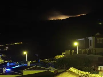 Incendio en un paraje natural de Tenerife Incendio en un paraje natural de Tenerife