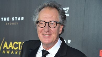 Geoffrey Rush, encerrado en casa con ansiedad y sin querer comer tras ser acusado de comportamiento inapropiado
