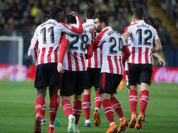 Los jugadores del Athletic celebran un gol ante el Villarreal