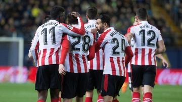 Los jugadores del Athletic celebran un gol ante el Villarreal