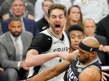 Pau Gasol, junto a Vince Carter Pau Gasol, junto a Vince Carter