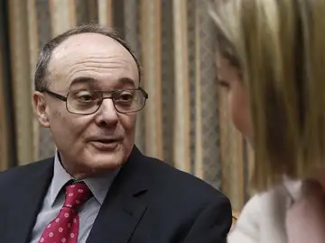El Gobernador del Banco de España, Luis María Linde El Gobernador del Banco de España, Luis María Linde
