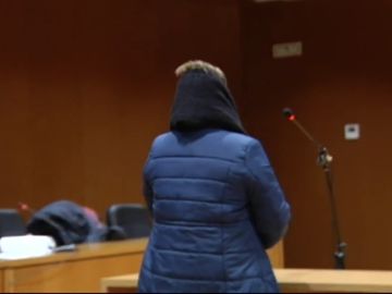 Más de cuatro años y medio de cárcel y una multa de casi 2.000€ por poner velas en Galicia