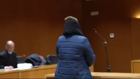 Más de cuatro años y medio de cárcel y una multa de casi 2.000€ por poner velas en Galicia Más de cuatro años y medio de cárcel y una multa de casi 2.000€ por poner velas en Galicia