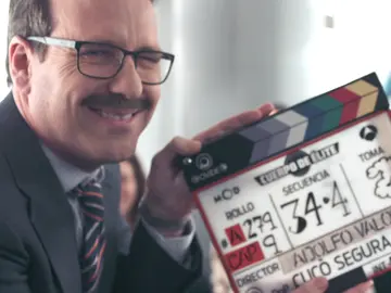 La batidora inoportuna, una competición de altura y un nuevo claquetista en las tomas falsas de 'Cuerpo de Élite' La batidora inoportuna, una competición de altura y un nuevo claquetista en las tomas falsas de 'Cuerpo de Élite'