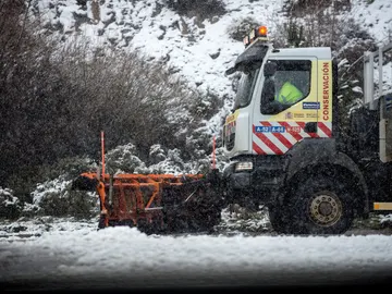 Quince comunidades en alerta por el tiempo que afecta todavía a 86 carreteras Quince comunidades en alerta por el tiempo que afecta todavía a 86 carreteras