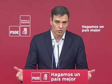 Sánchez pide a Rivera que "no busque una salida al PP", sino a Madrid