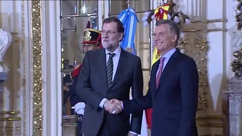 Rajoy y Macri exponen sus reformas como el único camino hacia la prosperidad Rajoy y Macri exponen sus reformas como el único camino hacia la prosperidad
