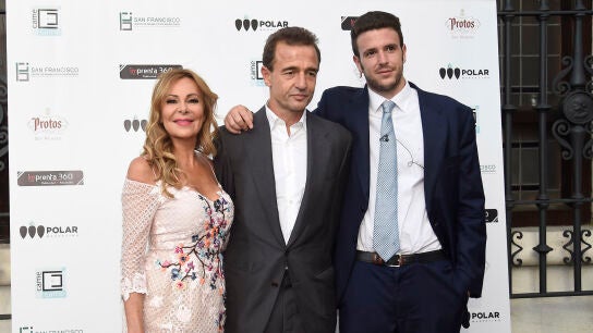 Ana Obregón, Alessandro Lequio y Álex Lequio 