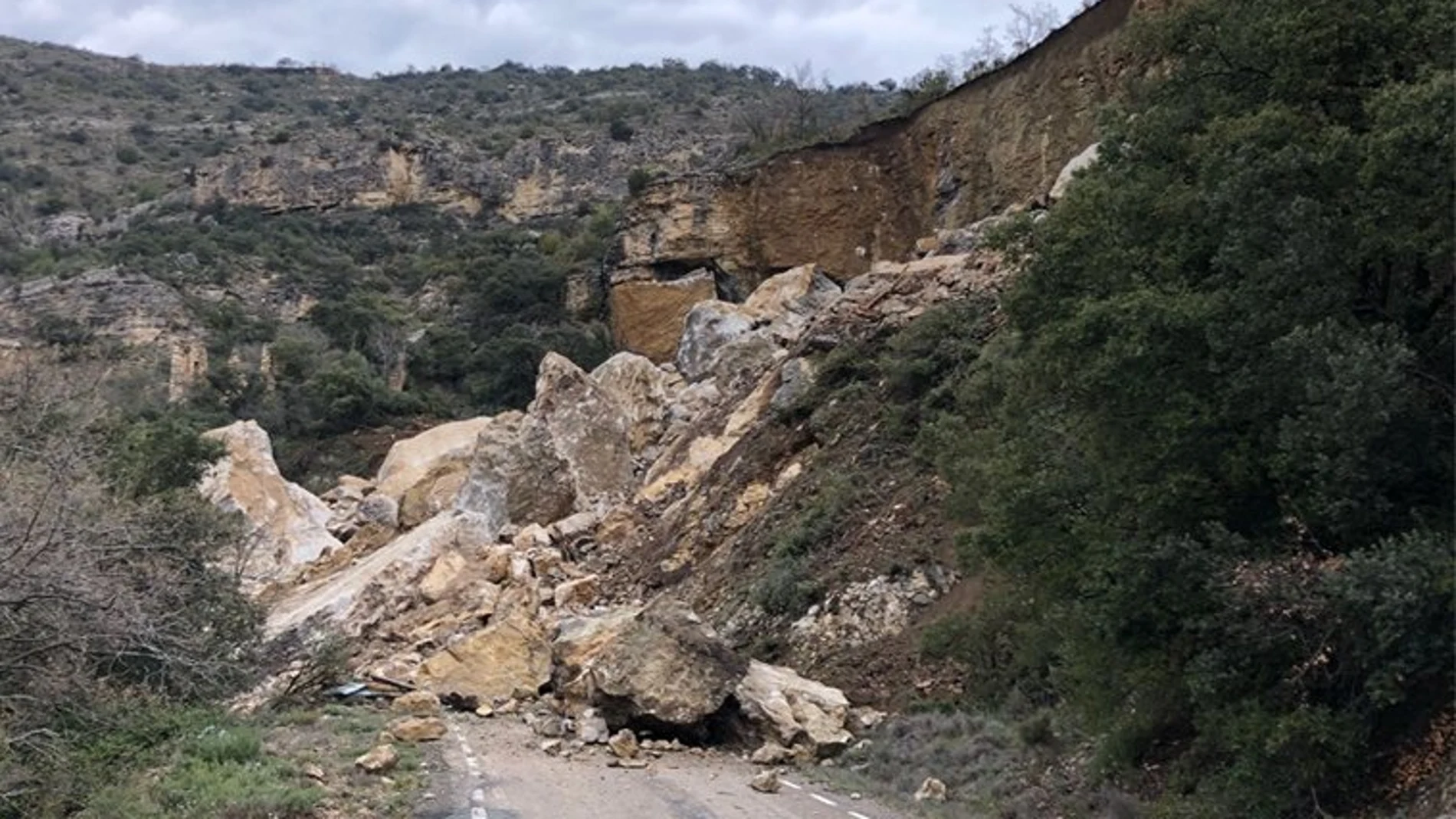 Deslizamiento de rocas Deslizamiento de rocas