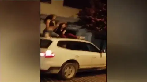 Identificadas las jóvenes que bailan en el techo de un vehículo en marcha, en Jávea Identificadas las jóvenes que bailan en el techo de un vehículo en marcha, en Jávea