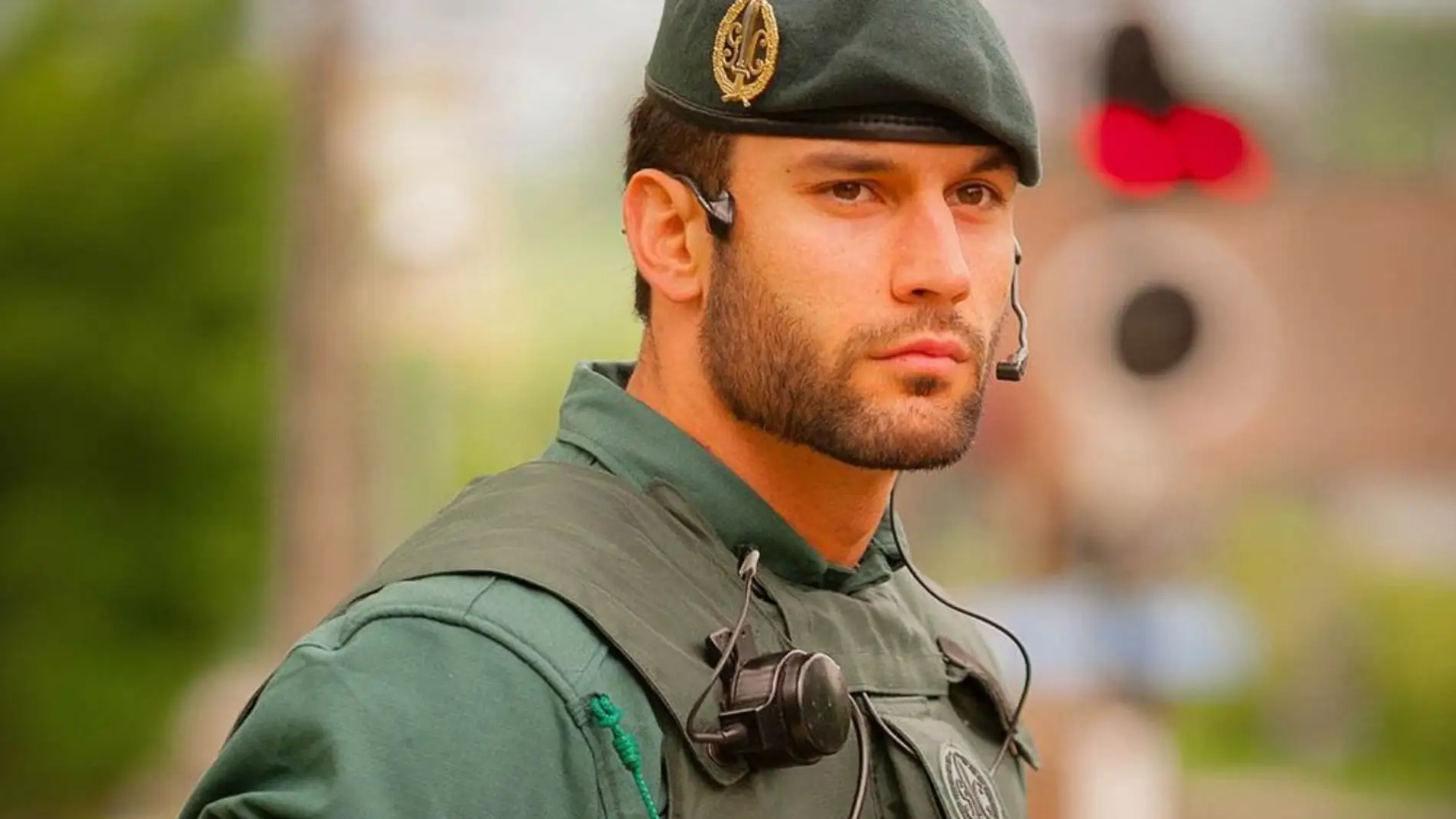 El atractivo agente de la Guardia Civil que se ha hecho viral