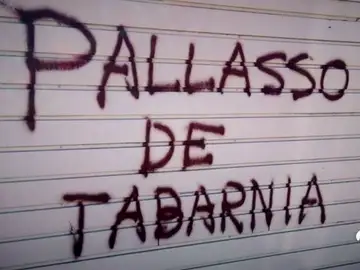 Aparecen pintadas en la casa del periodista Tomás Guasch: "Payaso de Tabarnia" Aparecen pintadas en la casa del periodista Tomás Guasch: "Payaso de Tabarnia"
