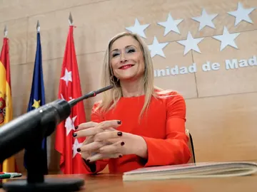 Cristina Cifuentes ante los medios de comunicación Cristina Cifuentes ante los medios de comunicación