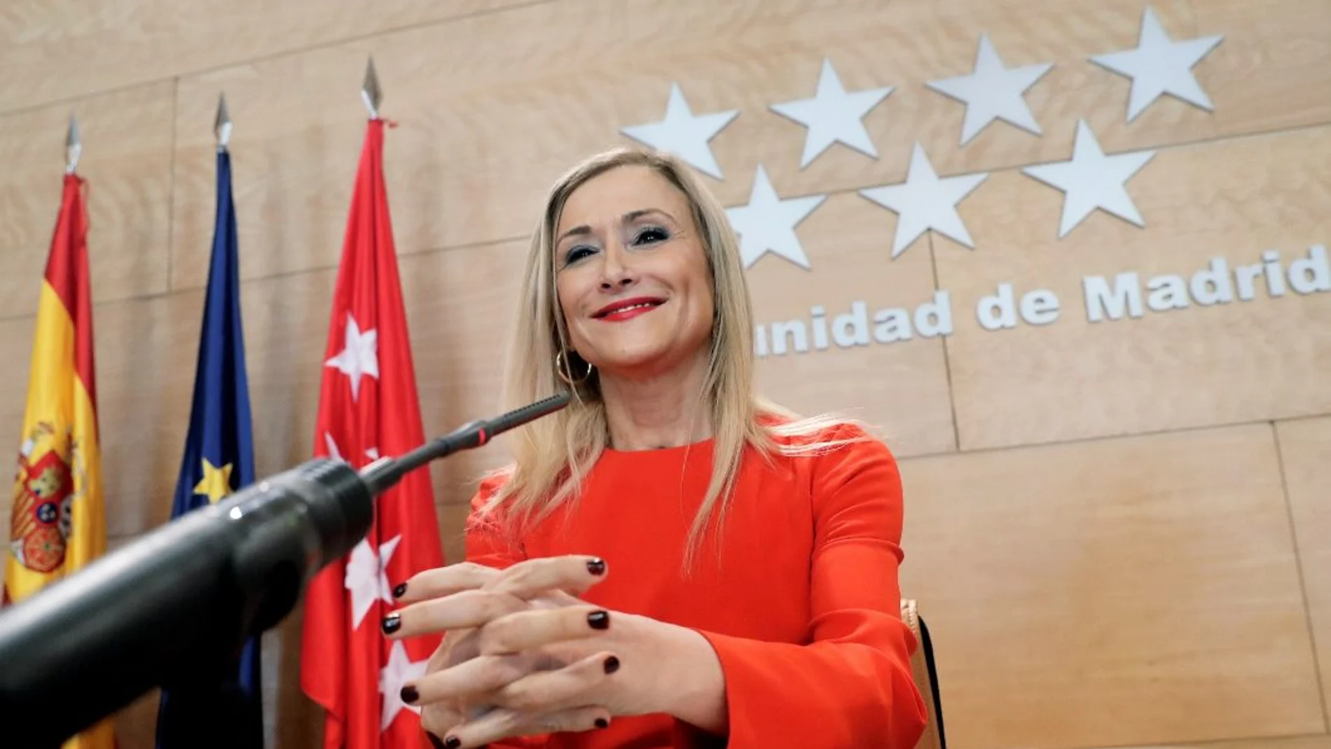 Cristina Cifuentes ante los medios de comunicación Cristina Cifuentes ante los medios de comunicación