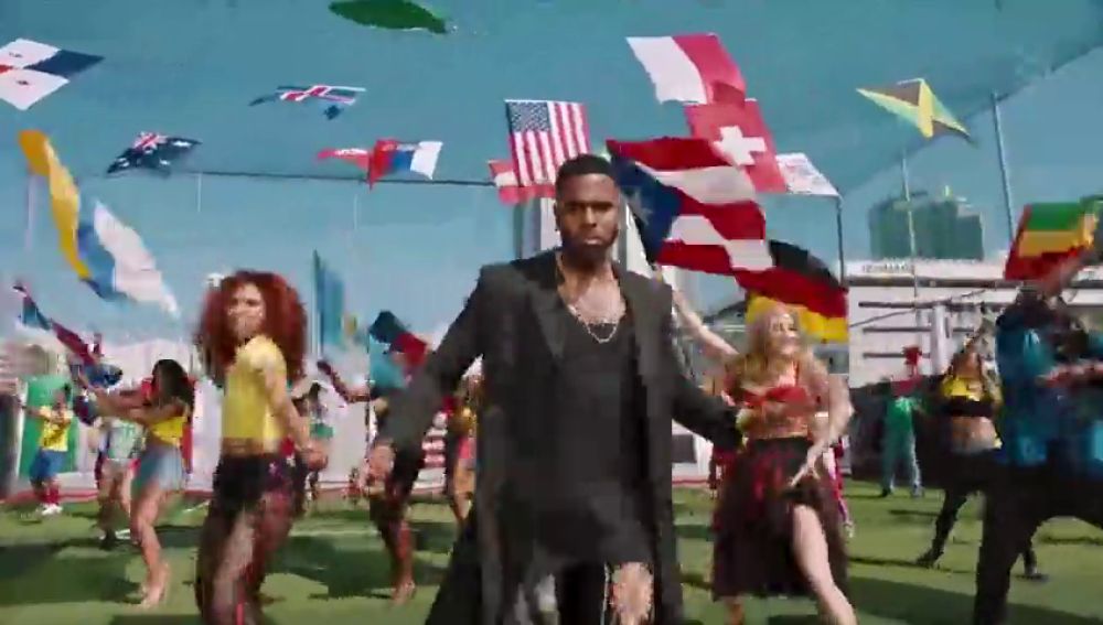 La bandera canaria aparece más que la española en el vídeo del himno del Mundial de Rusia