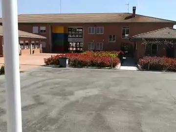 Imputadas tres trabajadoras de un colegio de Educación Especial por malos tratos a un niño con autismo Imputadas tres trabajadoras de un colegio de Educación Especial por malos tratos a un niño con autismo