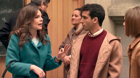 María y Laura se enfrentan tras el beso con Ignacio en público