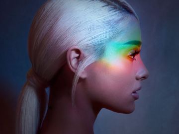 Ariana Grande en la portada de su single 'No Tears Left To Cry'
