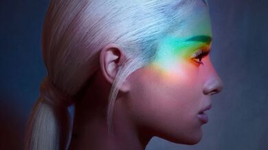 Ariana Grande logra emocionar a todo el mundo en su regreso 