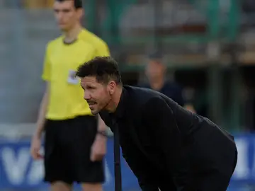 Simeone, durante el partido contra la Real Sociedad Simeone, durante el partido contra la Real Sociedad