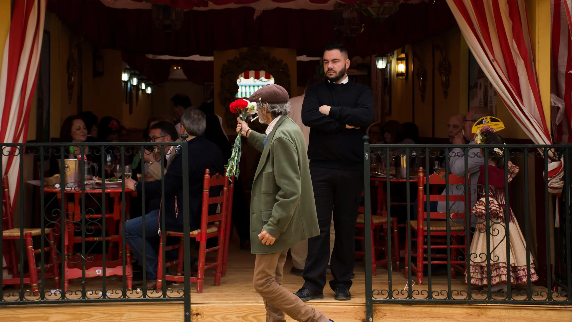 Una caseta de la Feria de Abril de Sevilla Una caseta de la Feria de Abril de Sevilla