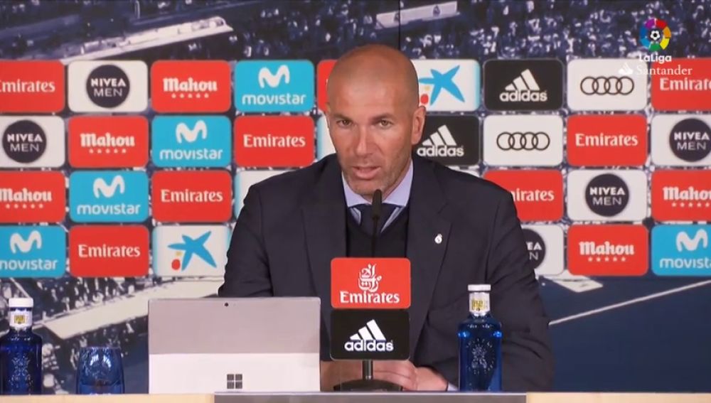 Zidane: "No podemos estar contentos, ahora defenderemos a muerte nuestro trofeo en la Champions"