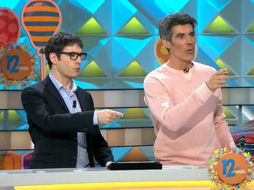 Juanra Bonet le roba el puesto a Jorge Fernández y Laura Moure en 'La ruleta de la suerte' Juanra Bonet le roba el puesto a Jorge Fernández y Laura Moure en 'La ruleta de la suerte'