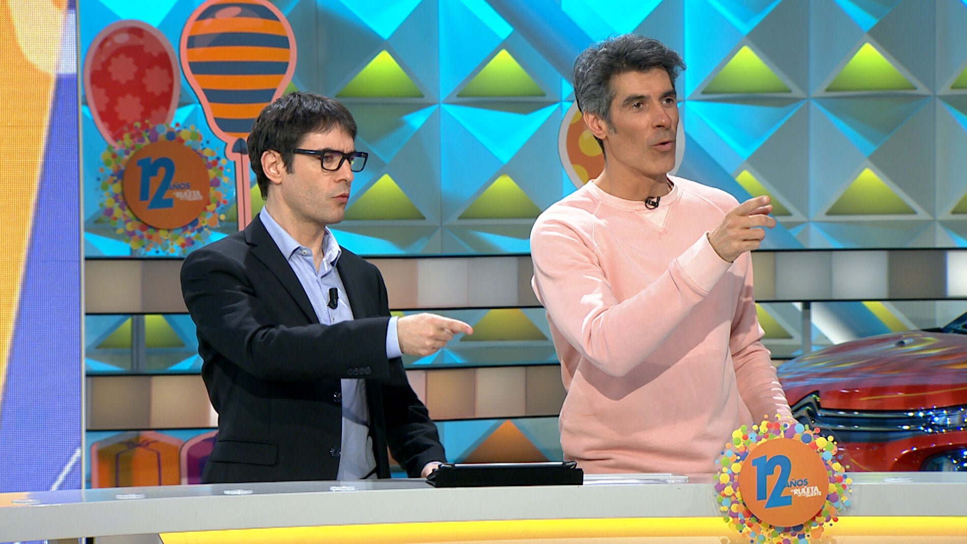 Juanra Bonet le roba el puesto a Jorge Fern&aacute;ndez y Laura Moure en 'La ruleta de la suerte'