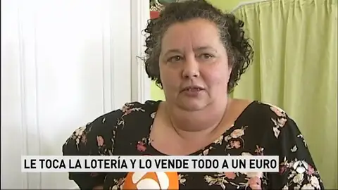 Le tocó el Gordo de la Lotería de Navidad y ahora vende todo el género de su mercería a un euro Le tocó el Gordo de la Lotería de Navidad y ahora vende todo el género de su mercería a un euro