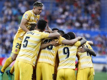 Los jugadores del Girona celebran uno de los goles contra el Alavés