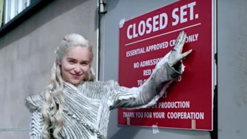 Emilia Clarke te invita a 'Juego de Tronos'