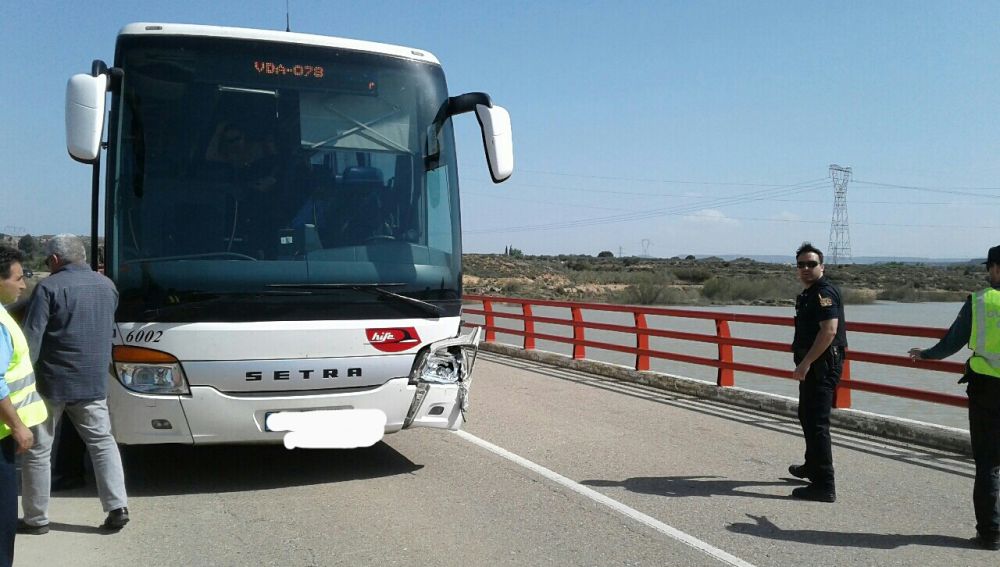 El autobús apenas ha sufrido daños