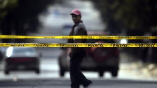 Imagen de archivo de un cord&oacute;n policial en EEUU