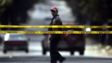 Imagen de archivo de un cord&oacute;n policial en EEUU